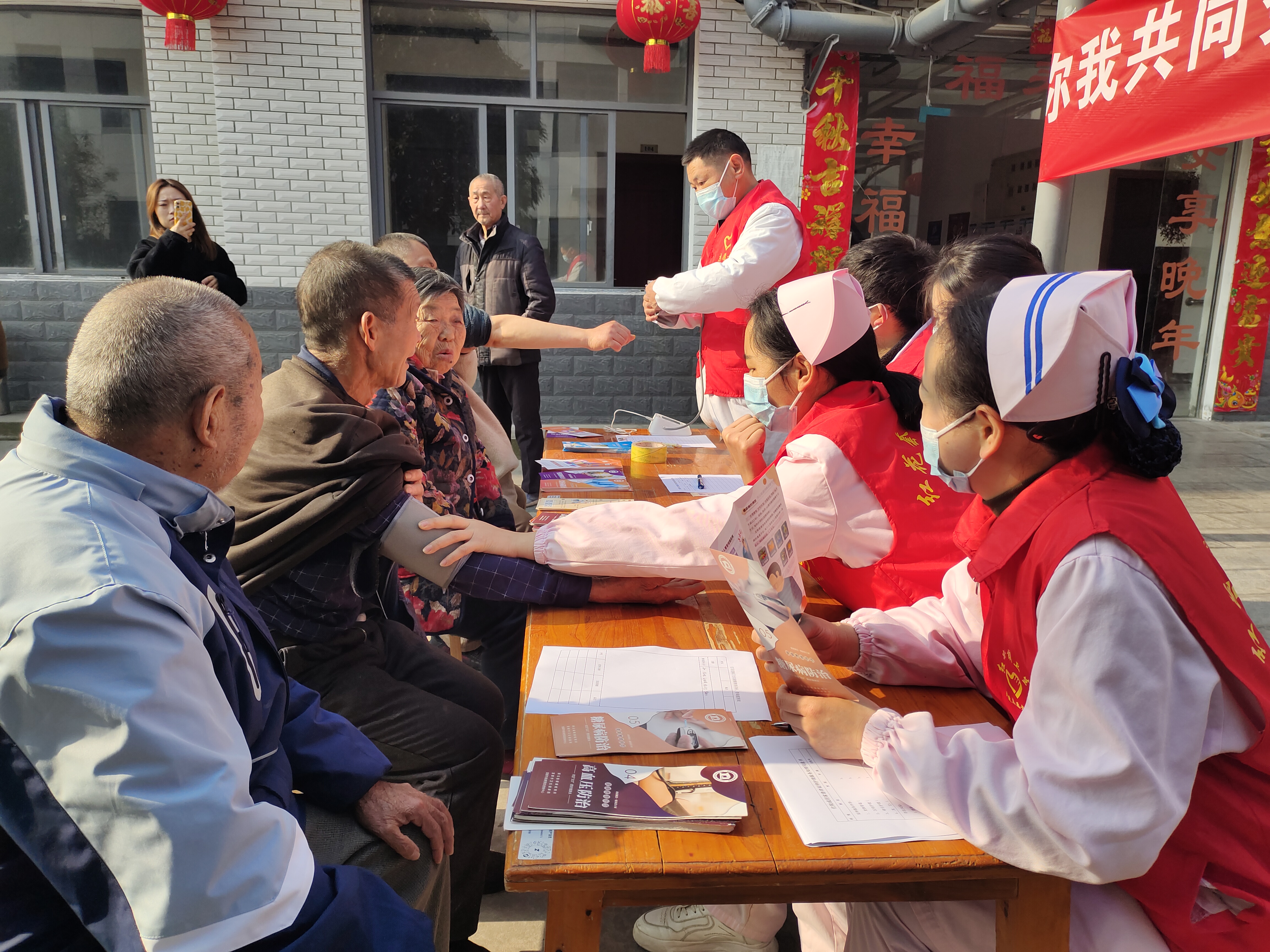 重阳节敬老爱牙专场 关爱老年人口腔健康
